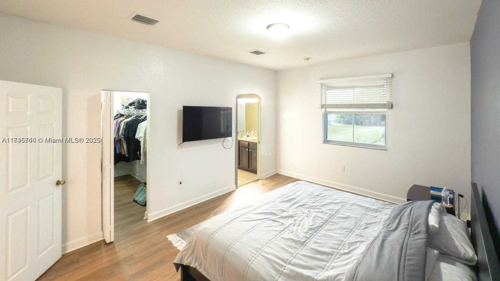 Small Image of 1001 NORTH EAST 208TH ST #., Miami Number 27