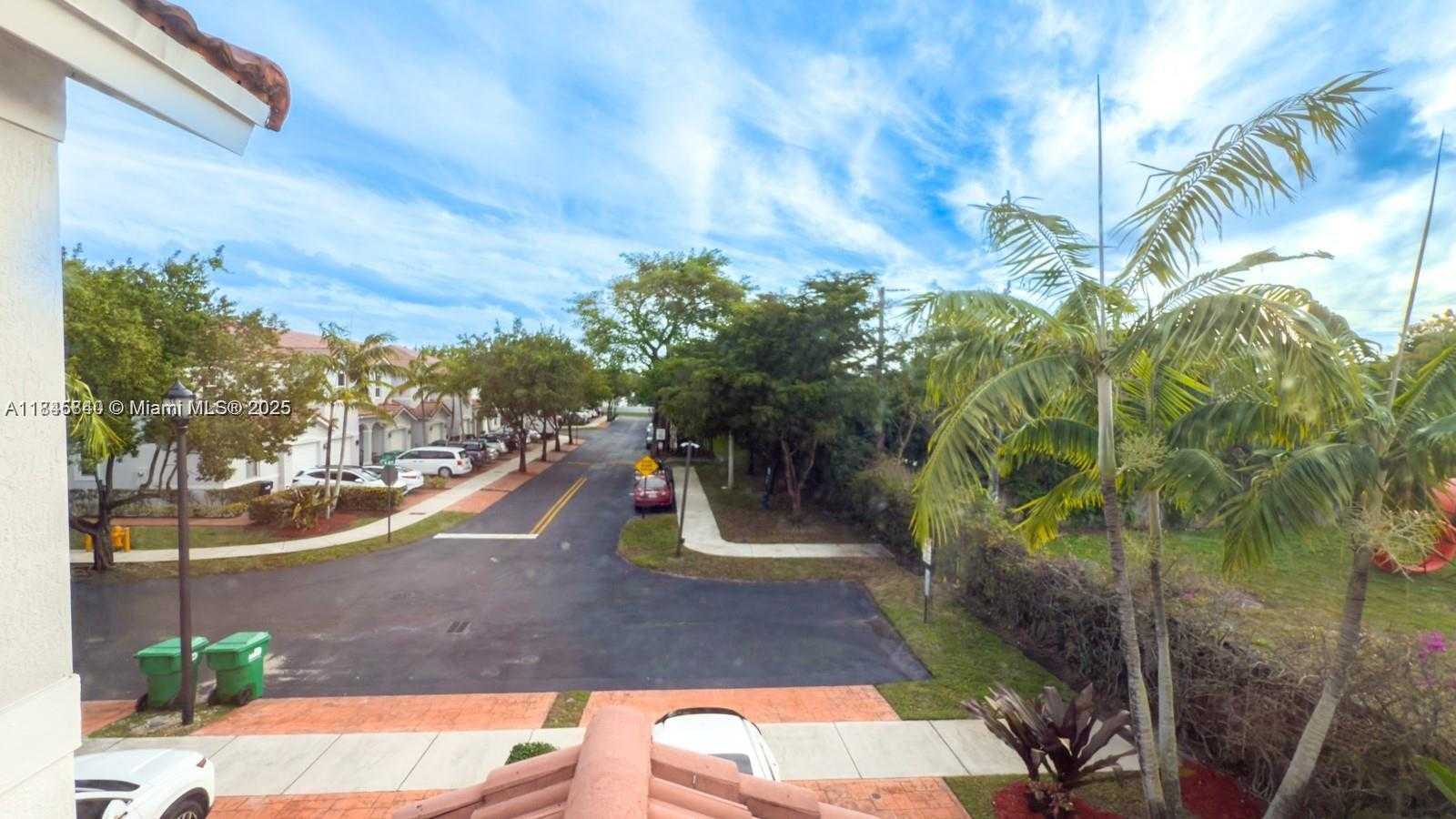 Small Image of 1001 NORTH EAST 208TH ST #., Miami Number 33