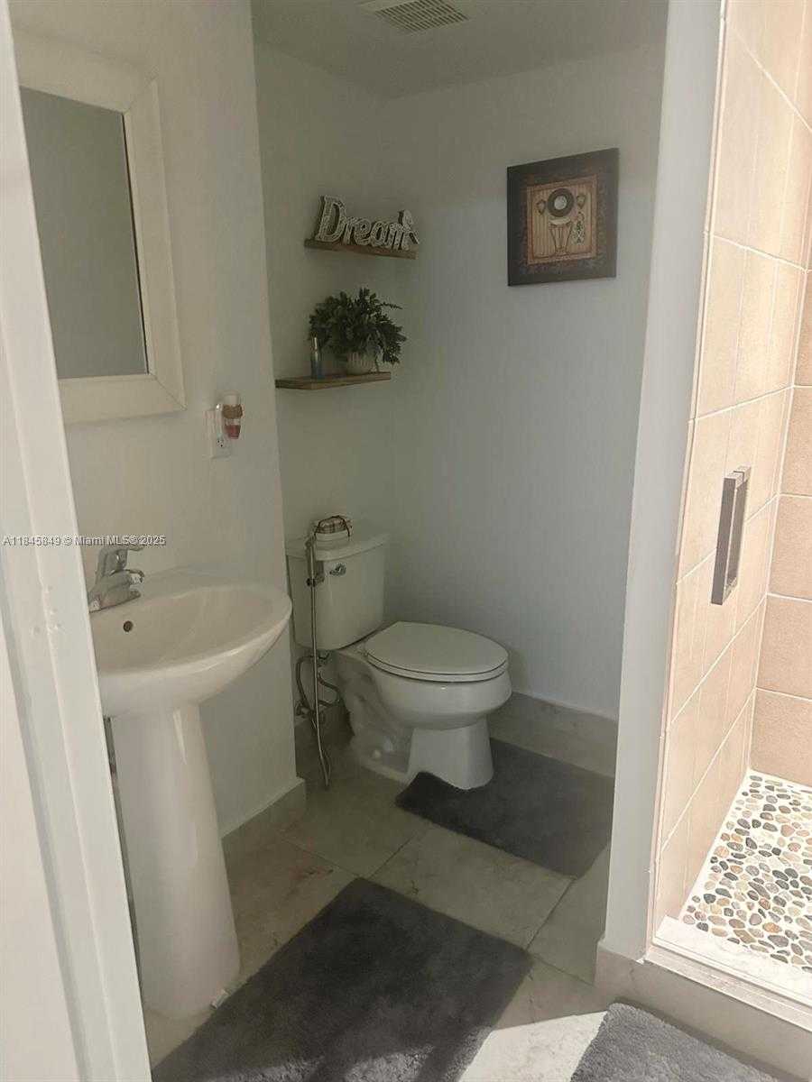 Small Image of 26260 SOUTH WEST 135TH PL #26260, Homestead Number 10