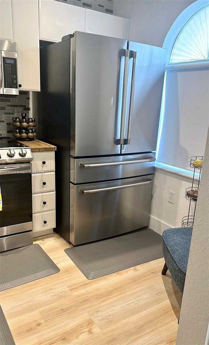 Small Image of 26260 SOUTH WEST 135TH PL #26260, Homestead Number 6