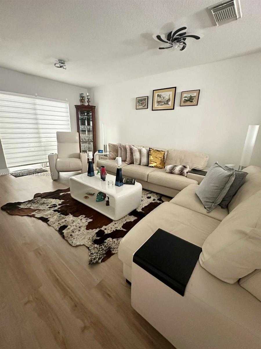 Small Image of 26260 SOUTH WEST 135TH PL #26260, Homestead Number 7