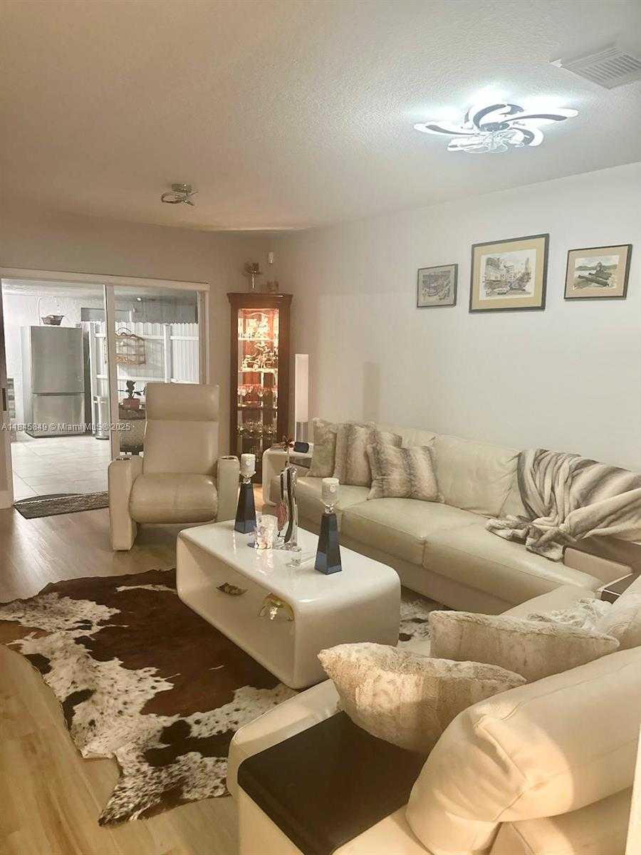 Small Image of 26260 SOUTH WEST 135TH PL #26260, Homestead Number 9