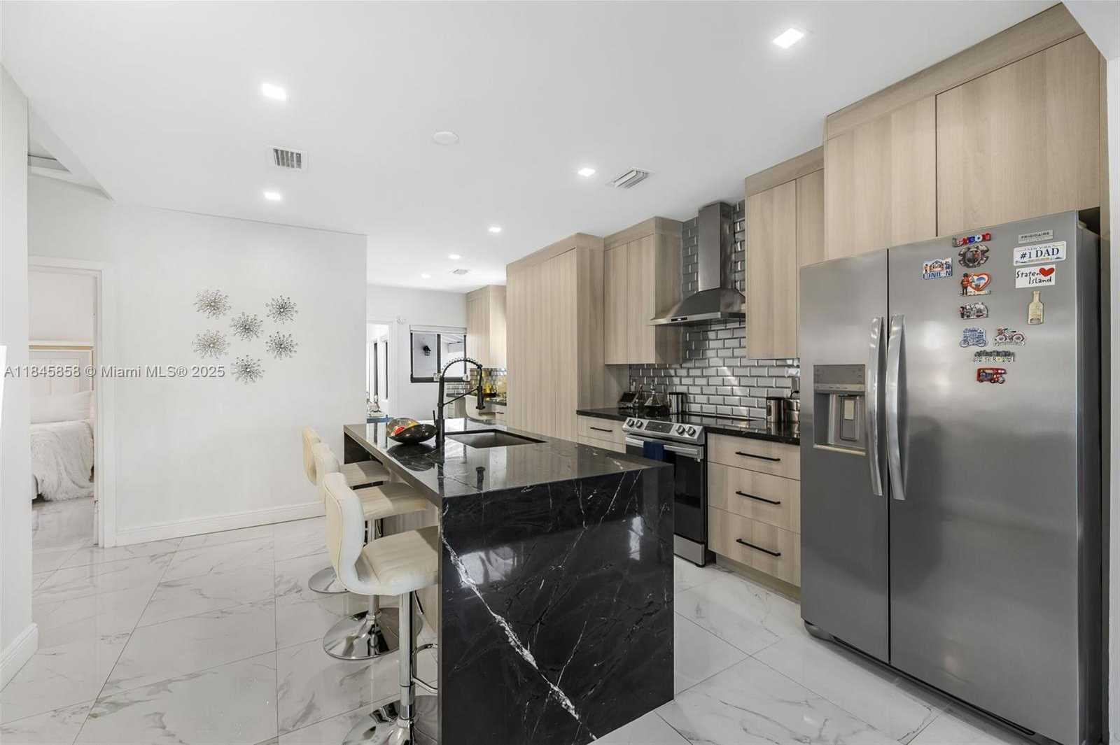 Small Image of 836 NORTH EAST 82ND ST, Miami Number 15