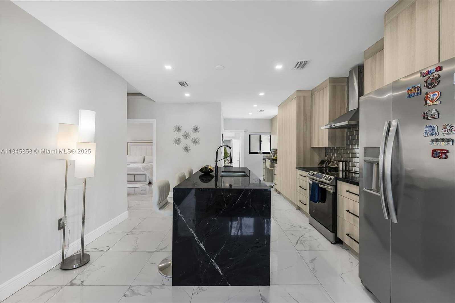 Small Image of 836 NORTH EAST 82ND ST, Miami Number 16