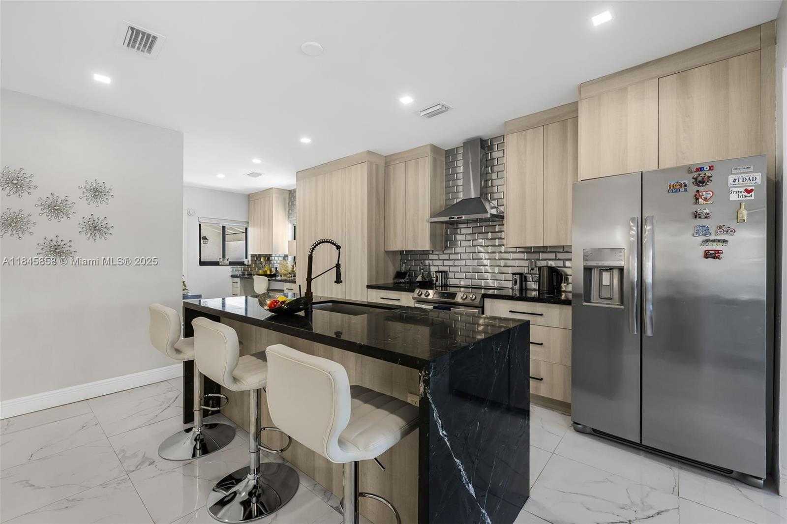Small Image of 836 NORTH EAST 82ND ST, Miami Number 18
