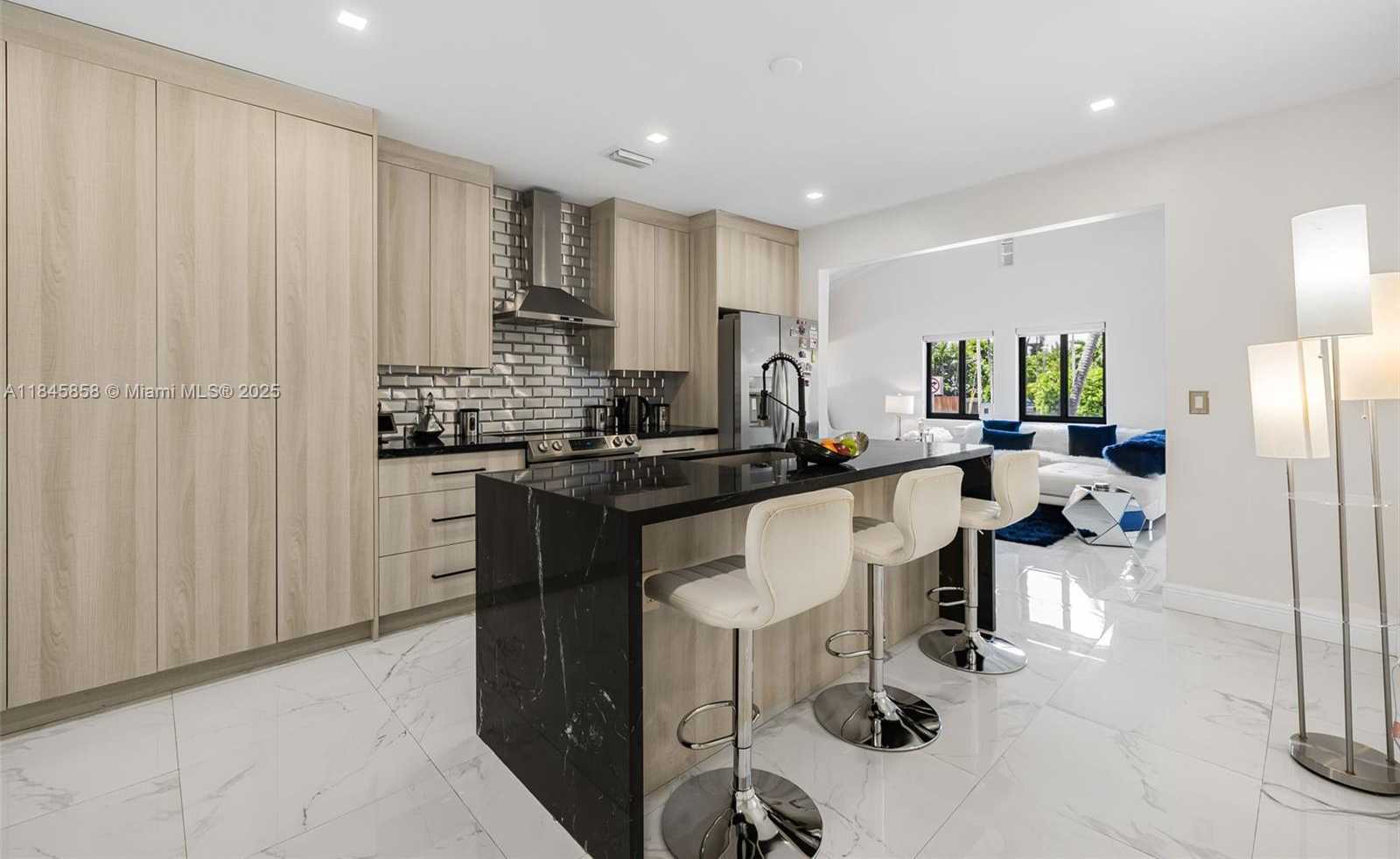 Small Image of 836 NORTH EAST 82ND ST, Miami Number 19