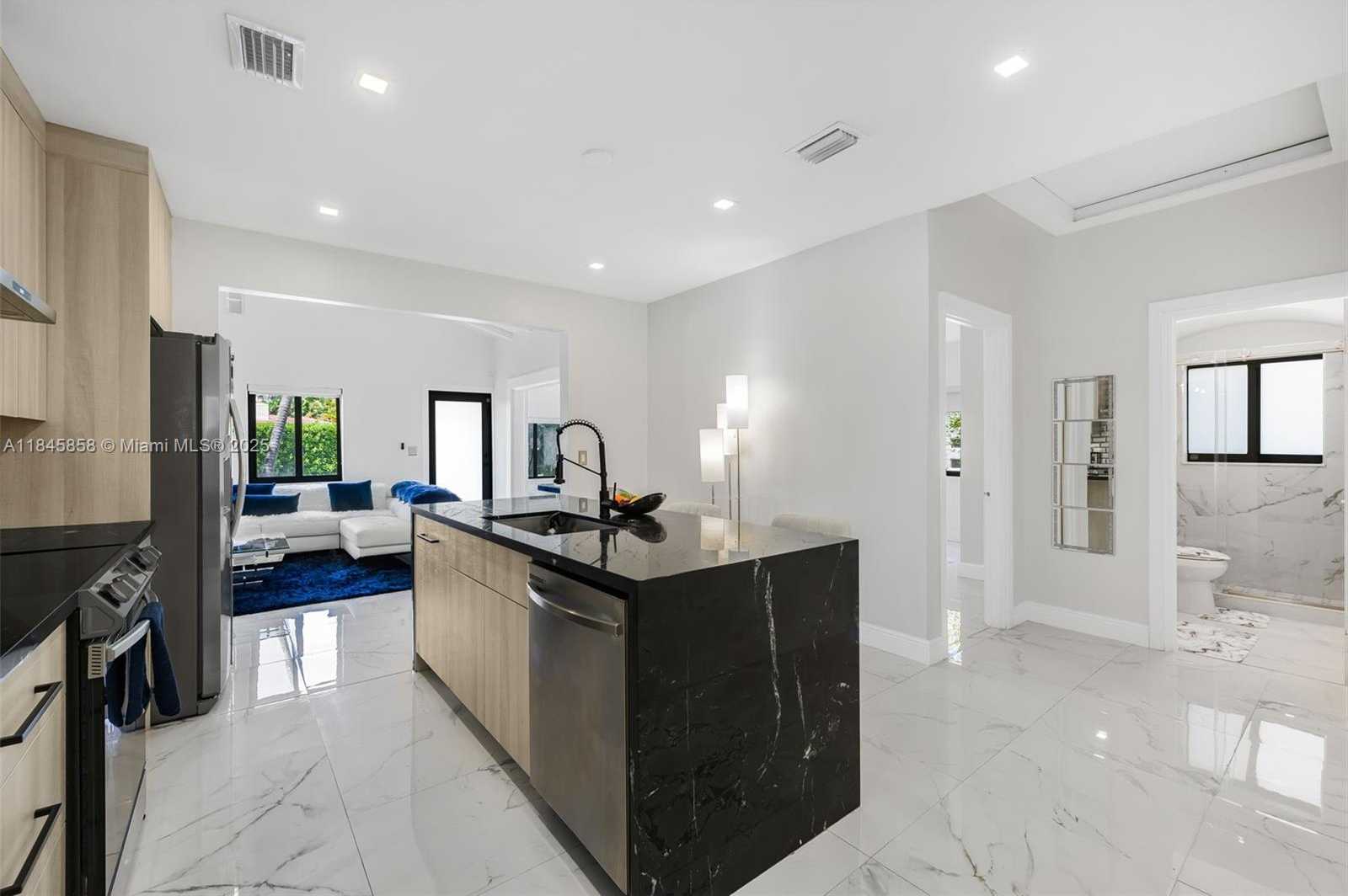Small Image of 836 NORTH EAST 82ND ST, Miami Number 21