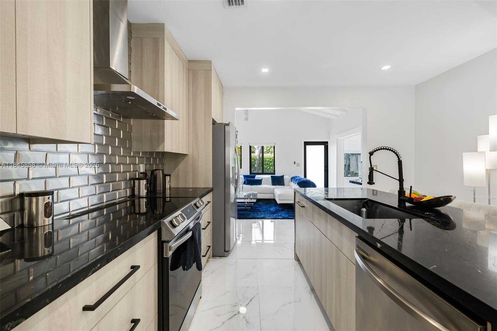 Small Image of 836 NORTH EAST 82ND ST, Miami Number 22
