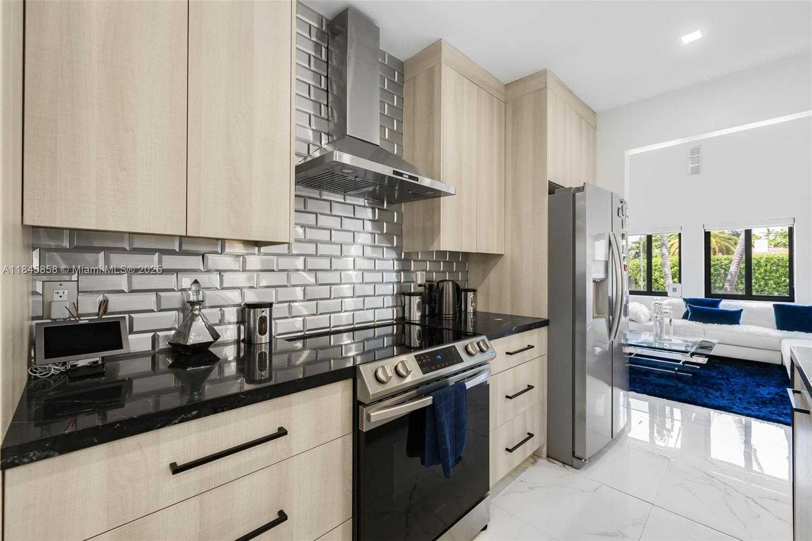 Small Image of 836 NORTH EAST 82ND ST, Miami Number 23