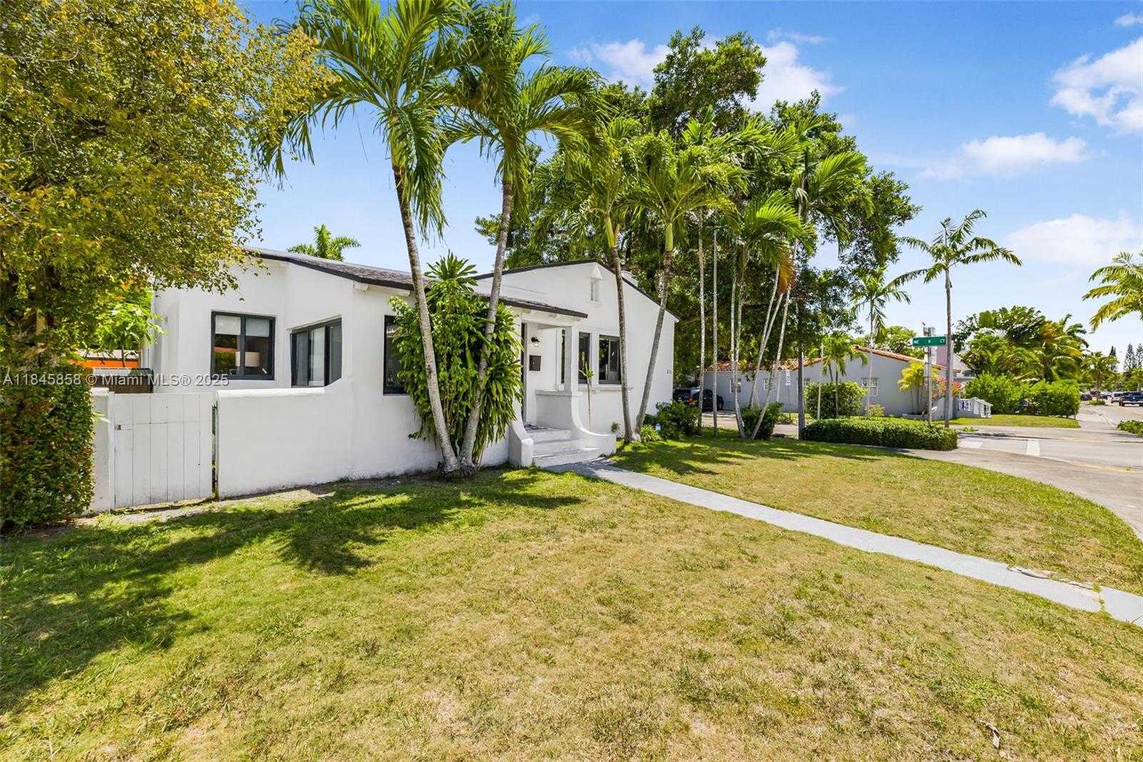 Small Image of 836 NORTH EAST 82ND ST, Miami Number 3