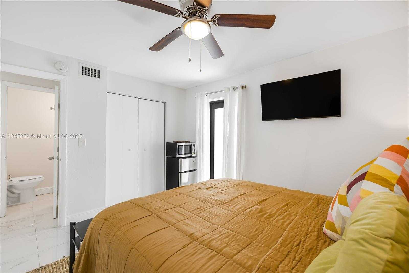Small Image of 836 NORTH EAST 82ND ST, Miami Number 36
