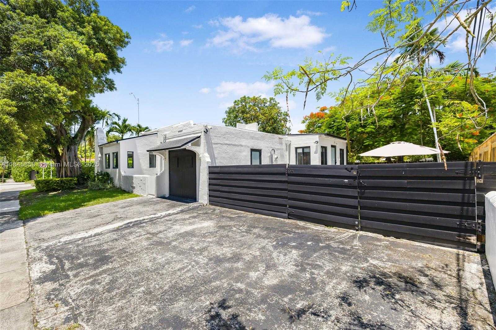 Small Image of 836 NORTH EAST 82ND ST, Miami Number 4