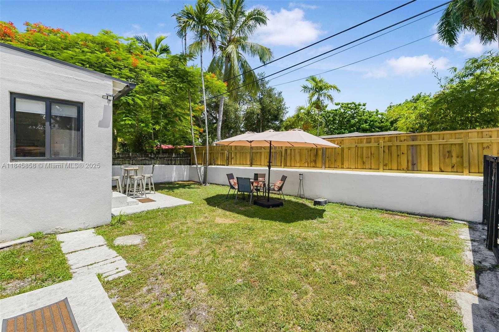 Small Image of 836 NORTH EAST 82ND ST, Miami Number 46