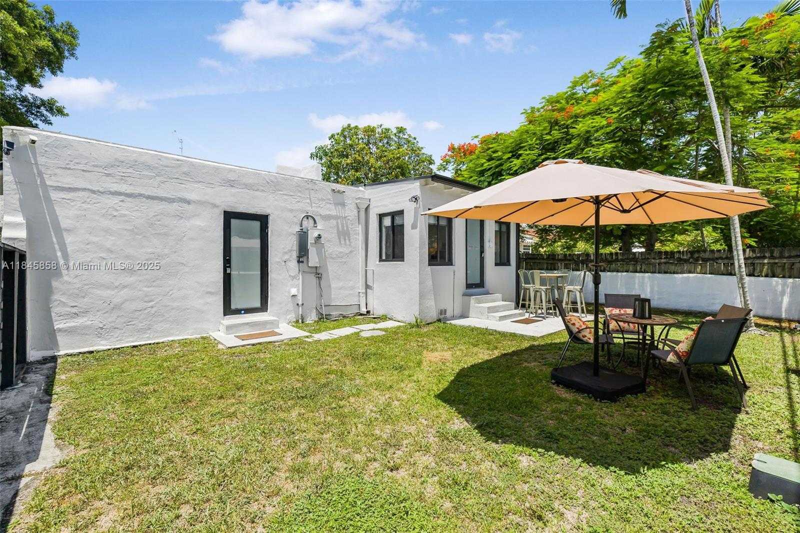 Small Image of 836 NORTH EAST 82ND ST, Miami Number 47