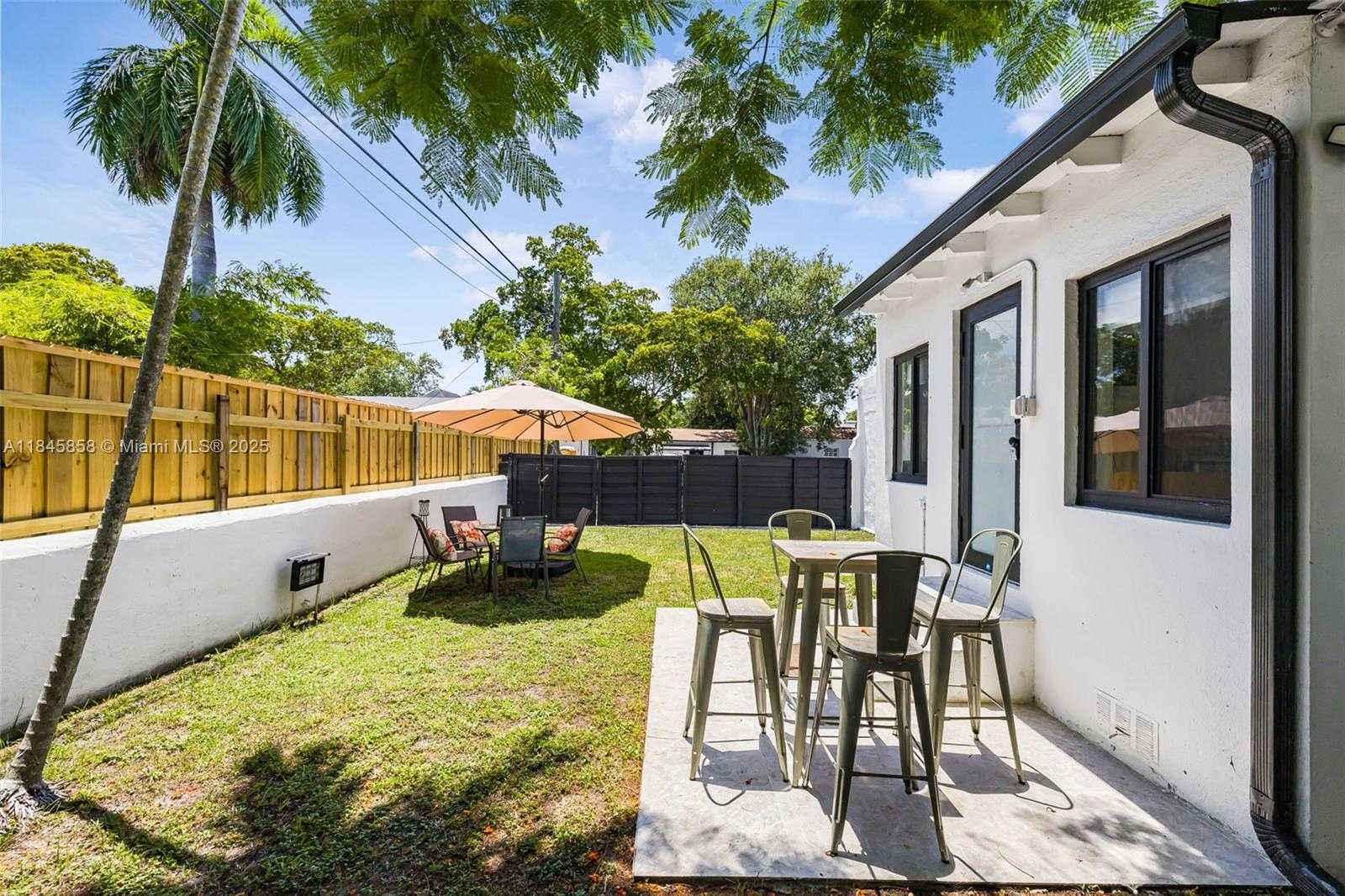 Small Image of 836 NORTH EAST 82ND ST, Miami Number 48