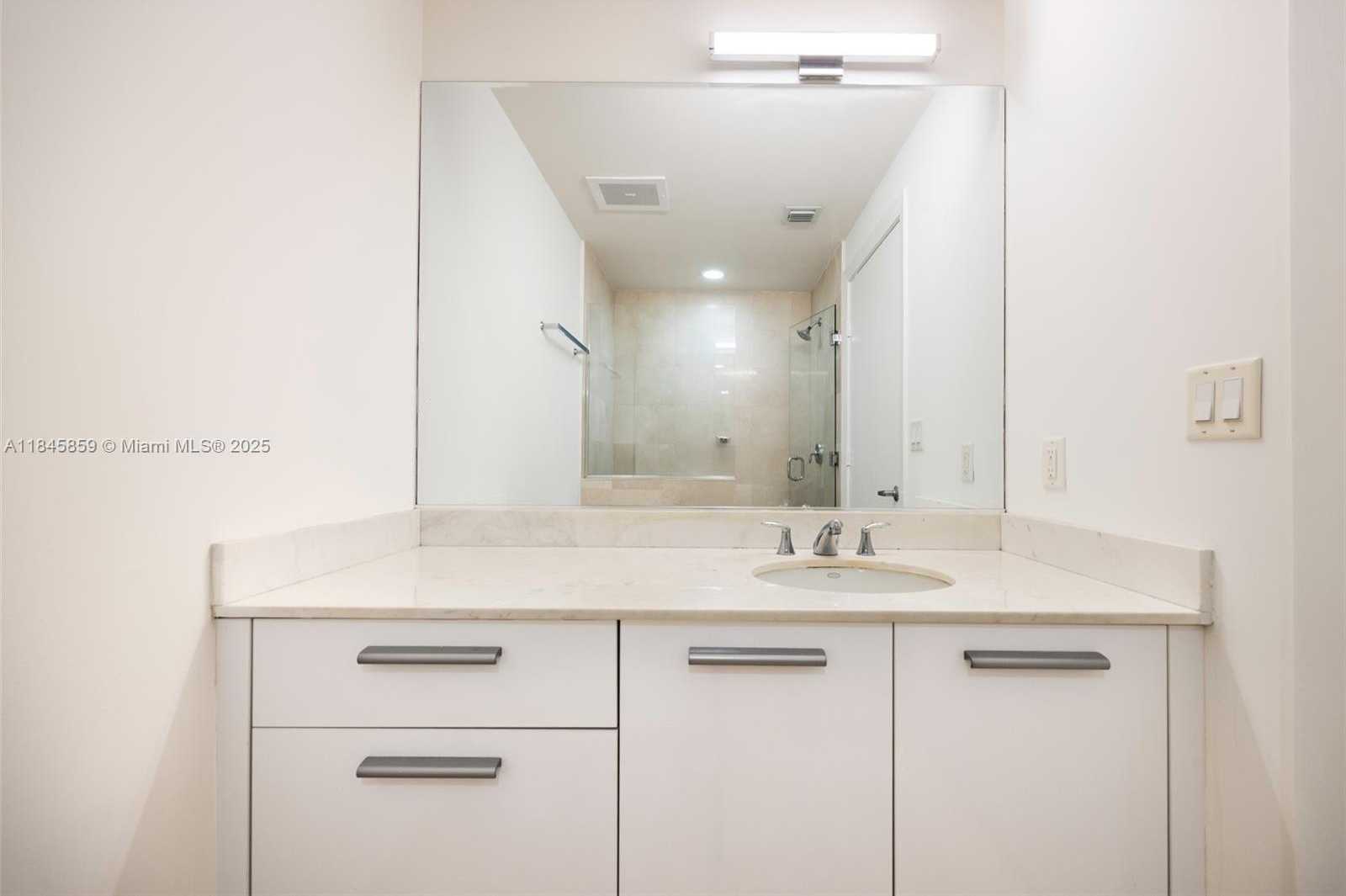 Small Image of 1060 BRICKELL AVE #2011, Miami Number 11