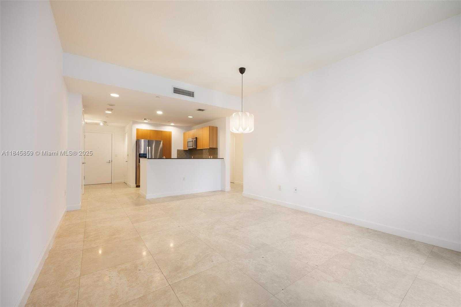 Small Image of 1060 BRICKELL AVE #2011, Miami Number 4