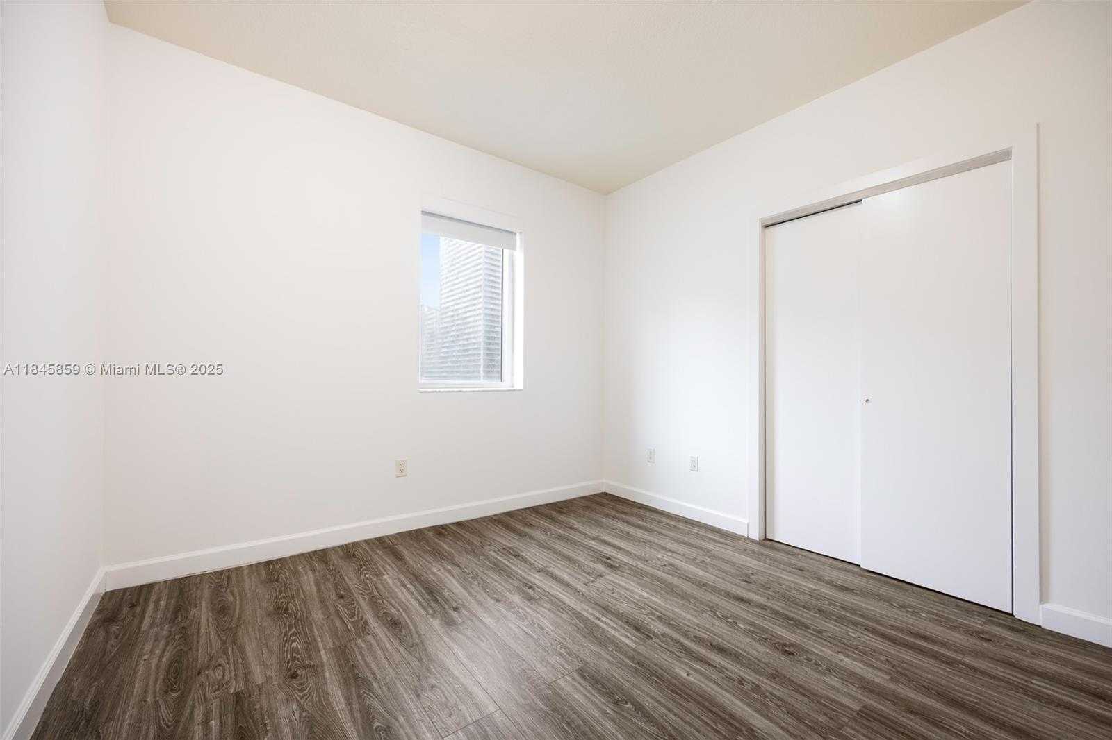 Small Image of 1060 BRICKELL AVE #2011, Miami Number 8