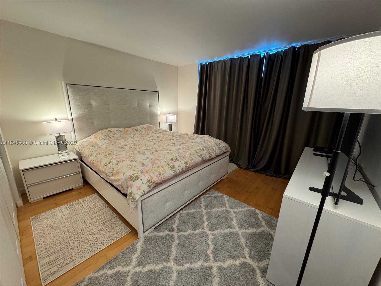 Small Image of 1155 BRICKELL BAY DR #2306, Miami Number 3