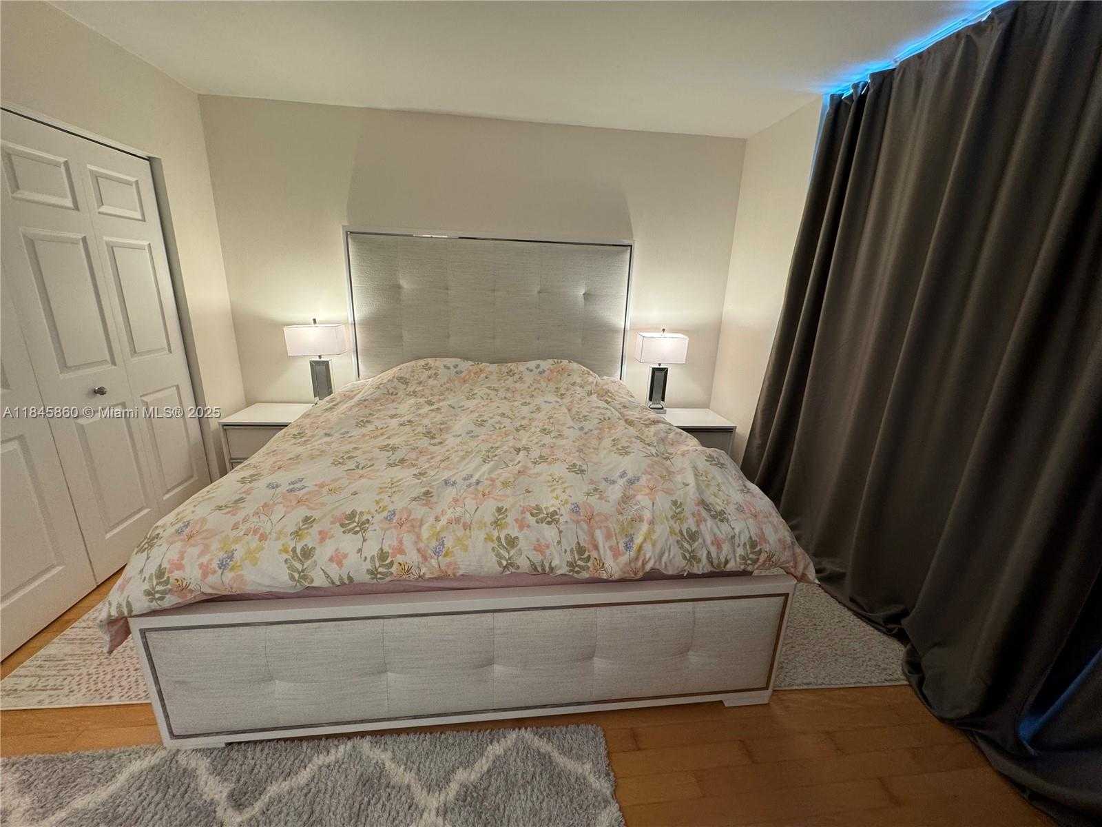 Small Image of 1155 BRICKELL BAY DR #2306, Miami Number 4