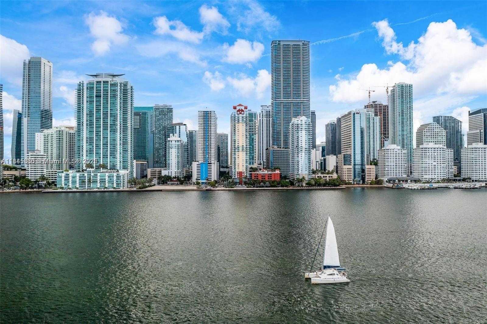 Small Image of 1155 BRICKELL BAY DR #2306, Miami Number 8