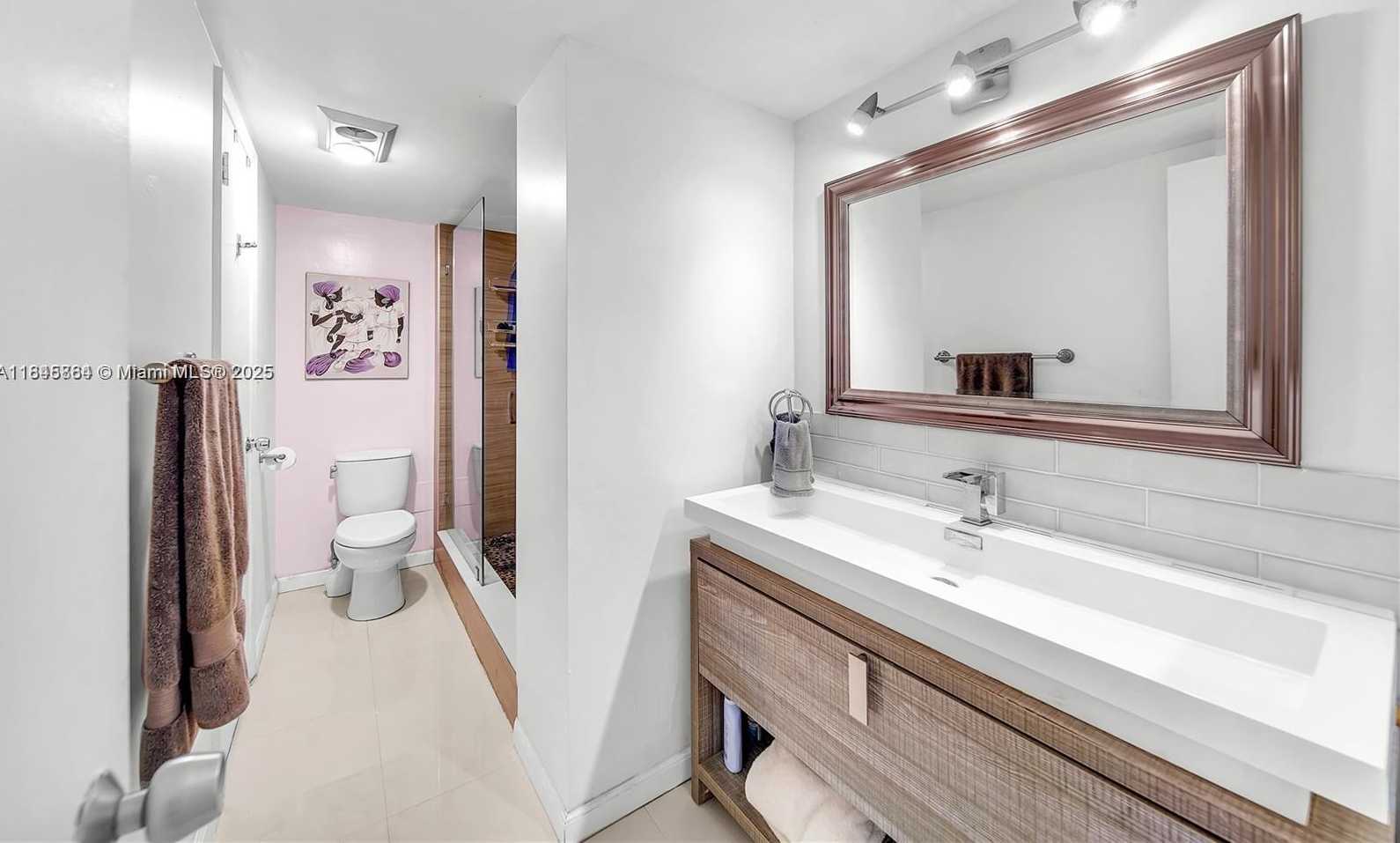 Small Image of 11111 BISCAYNE BLVD #12G, Miami Number 12