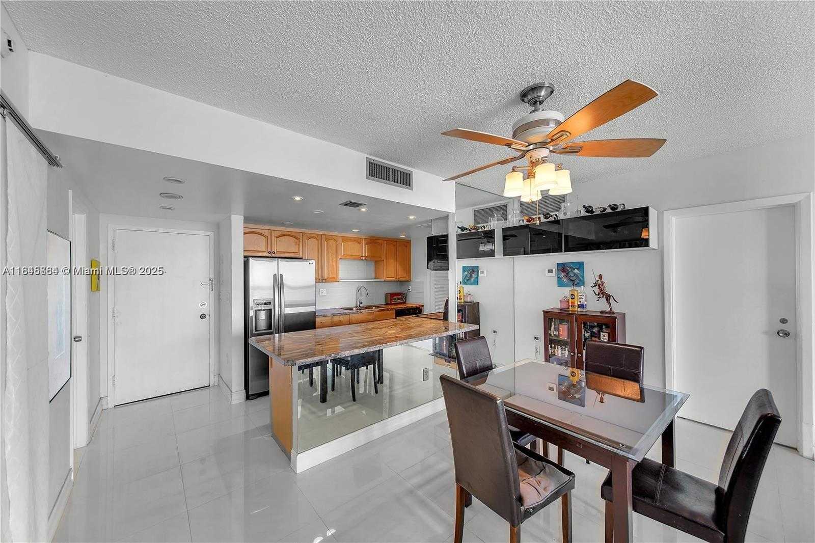 Small Image of 11111 BISCAYNE BLVD #12G, Miami Number 6