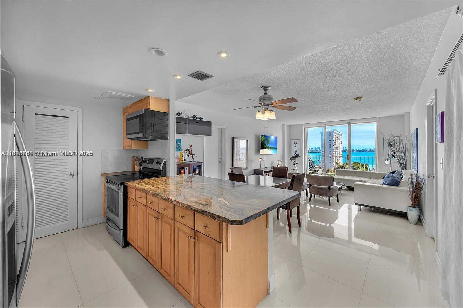 Small Image of 11111 BISCAYNE BLVD #12G, Miami Number 7