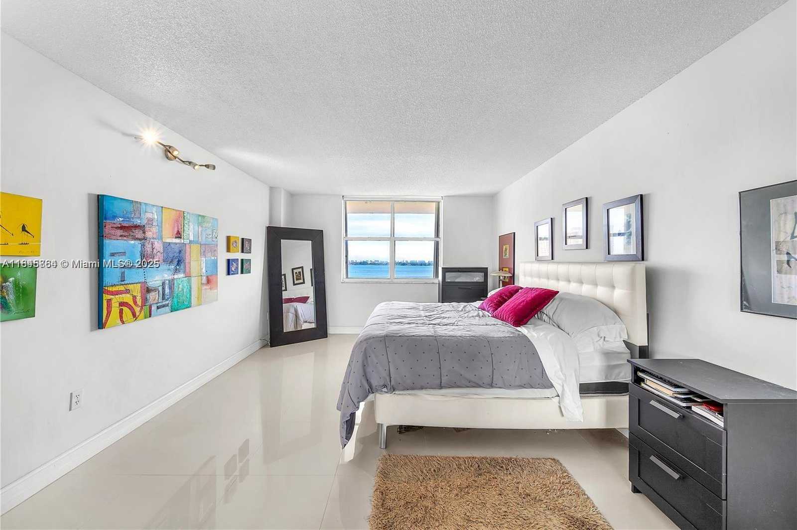 Small Image of 11111 BISCAYNE BLVD #12G, Miami Number 9