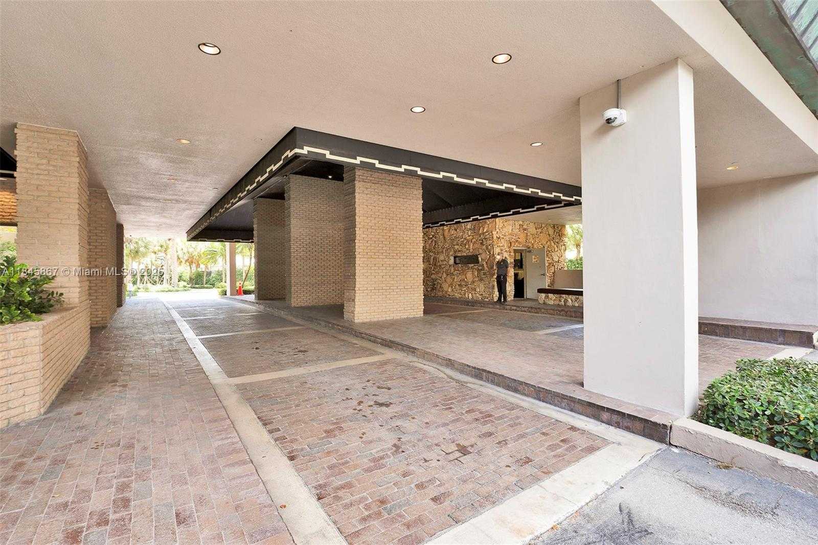 Small Image of 2 GROVE ISLE DR #B1103, Miami Number 16