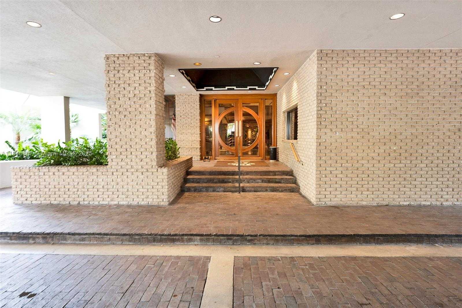 Small Image of 2 GROVE ISLE DR #B1103, Miami Number 17