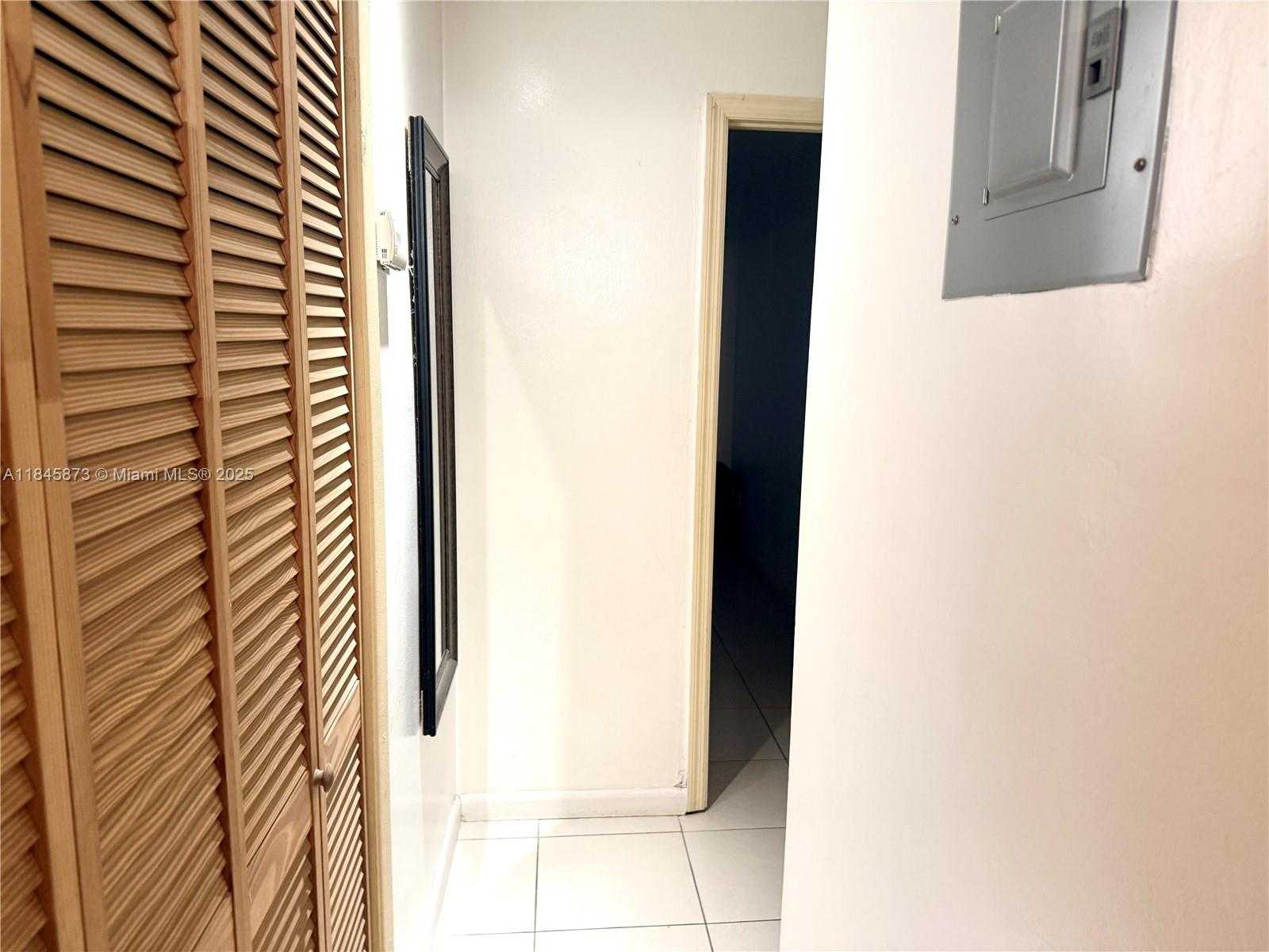 Small Image of 1104 NORTH 17TH CT #105, Hollywood Number 10