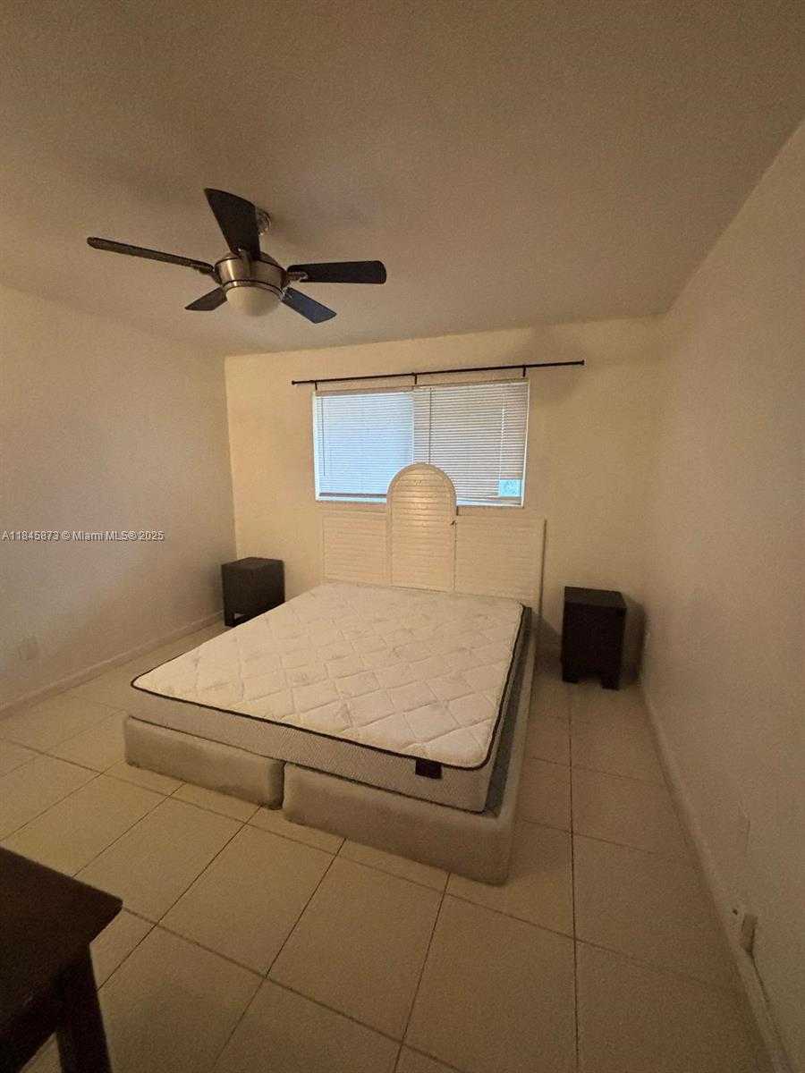 Small Image of 1104 NORTH 17TH CT #105, Hollywood Number 12