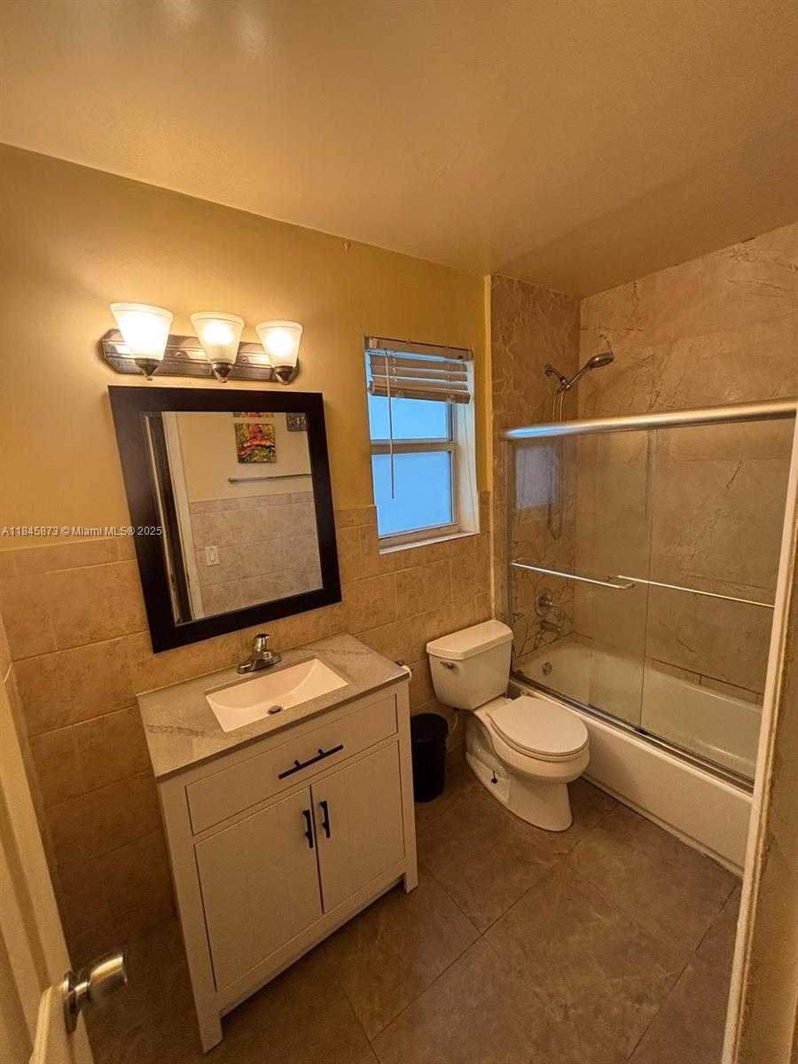 Small Image of 1104 NORTH 17TH CT #105, Hollywood Number 13