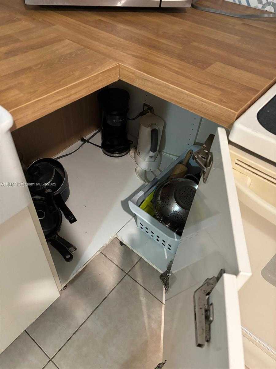 Small Image of 1104 NORTH 17TH CT #105, Hollywood Number 15