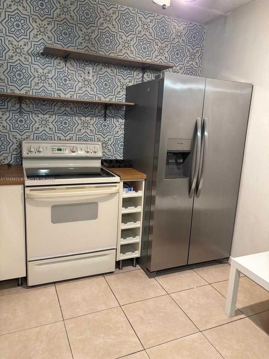 Small Image of 1104 NORTH 17TH CT #105, Hollywood Number 16