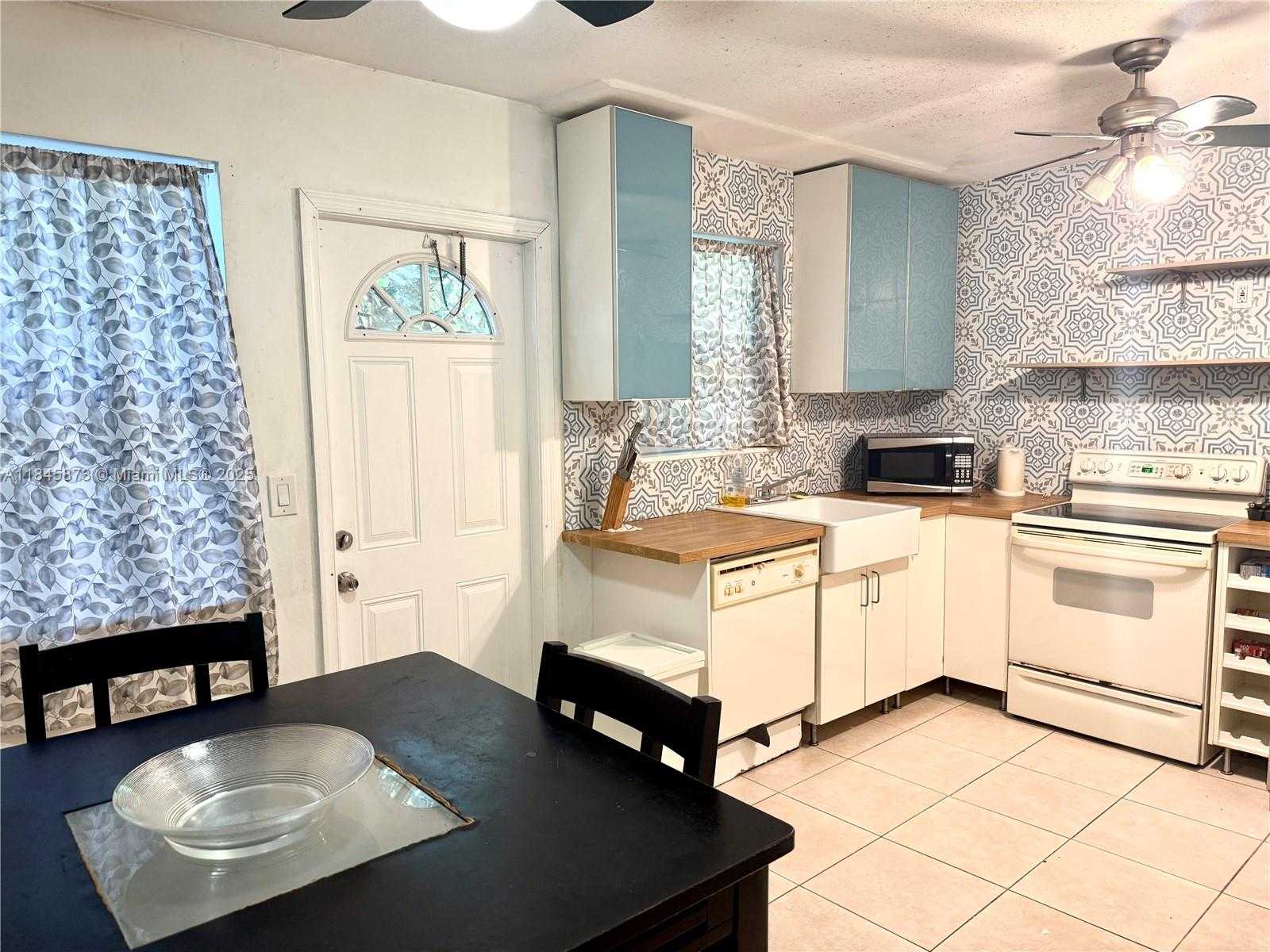 Small Image of 1104 NORTH 17TH CT #105, Hollywood Number 2