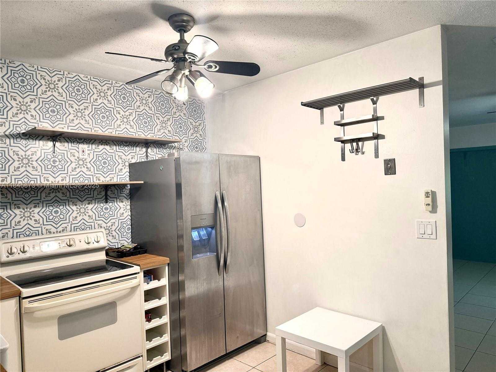 Small Image of 1104 NORTH 17TH CT #105, Hollywood Number 3