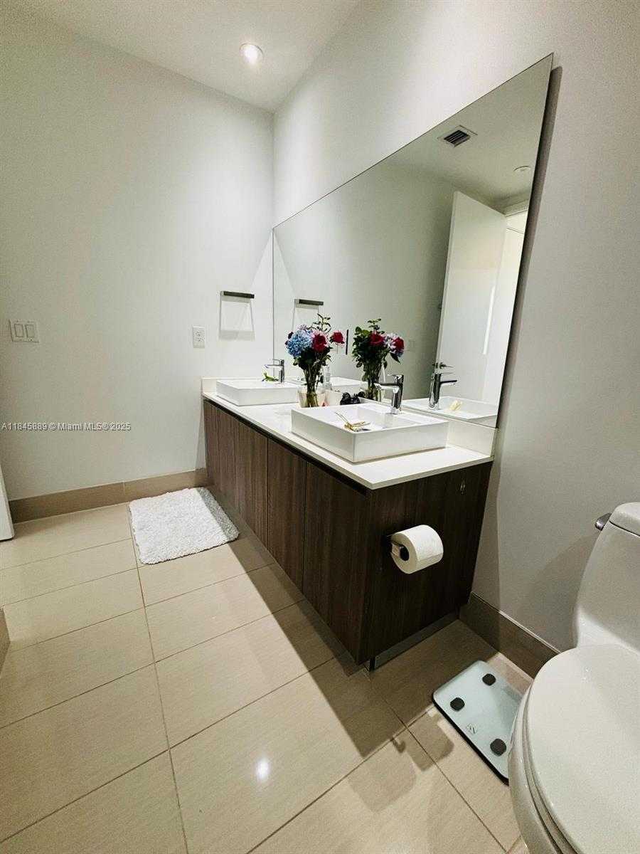 Small Image of 201 SOUTH WEST 17TH RD #812, Miami Number 11