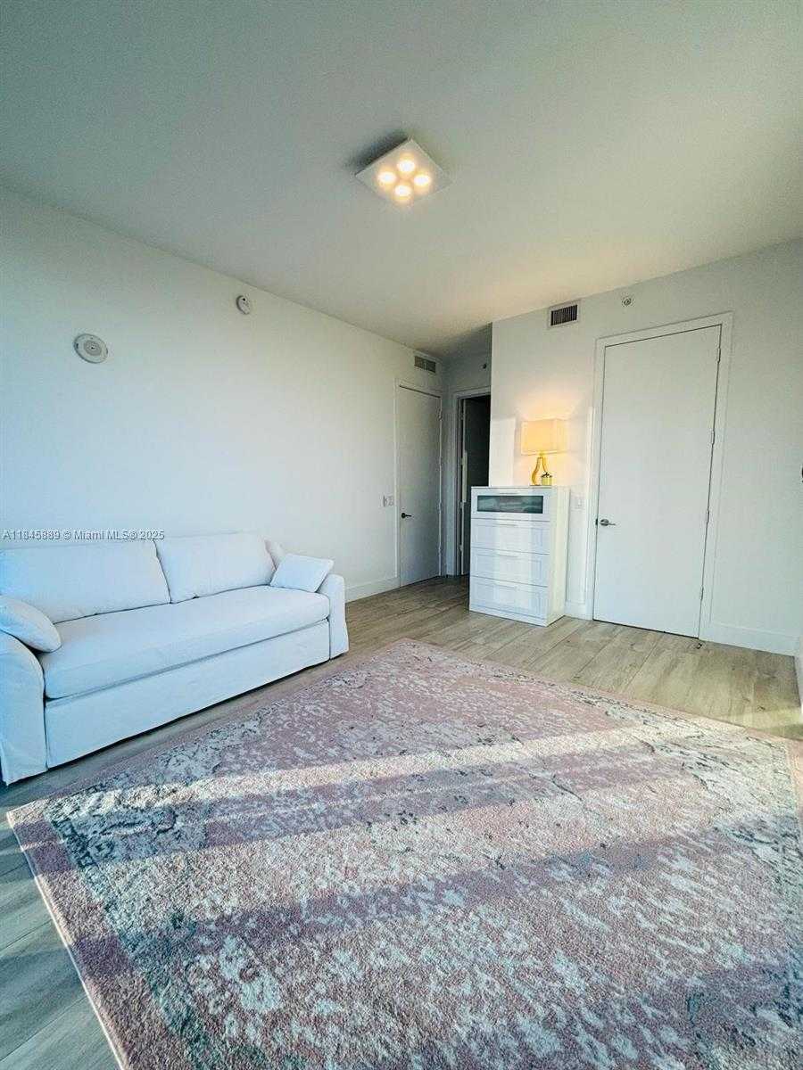 Small Image of 201 SOUTH WEST 17TH RD #812, Miami Number 9