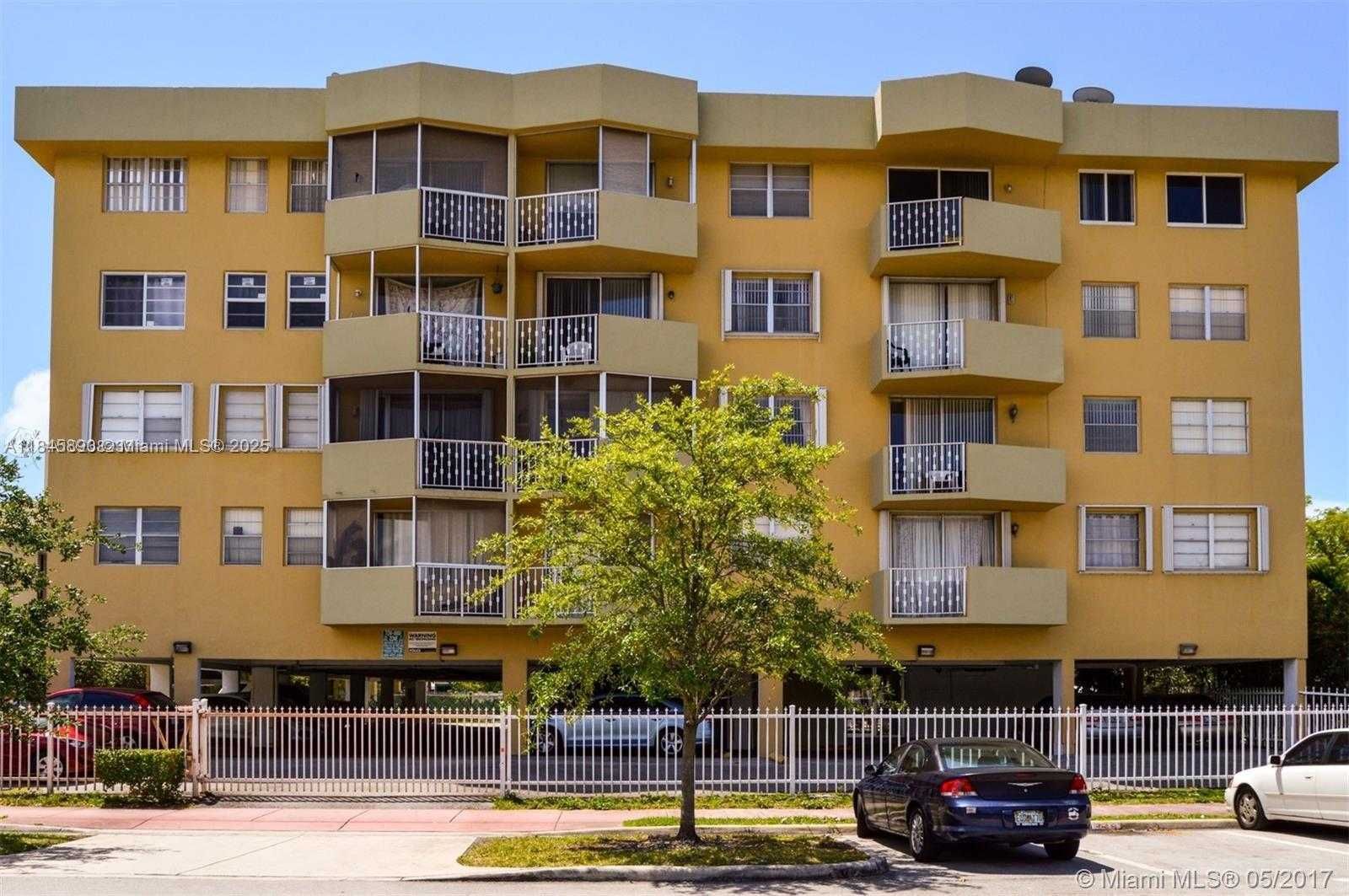 Small Image of 1990 MARSEILLE DR #506, Miami Beach Number 15