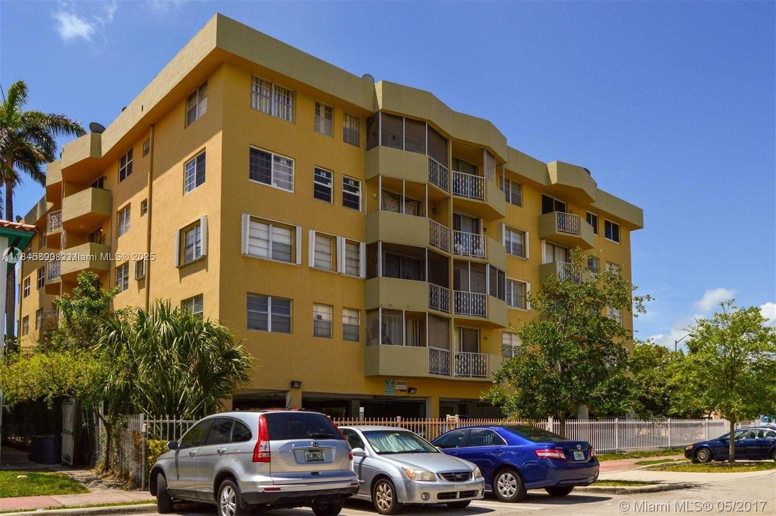Small Image of 1990 MARSEILLE DR #506, Miami Beach Number 16