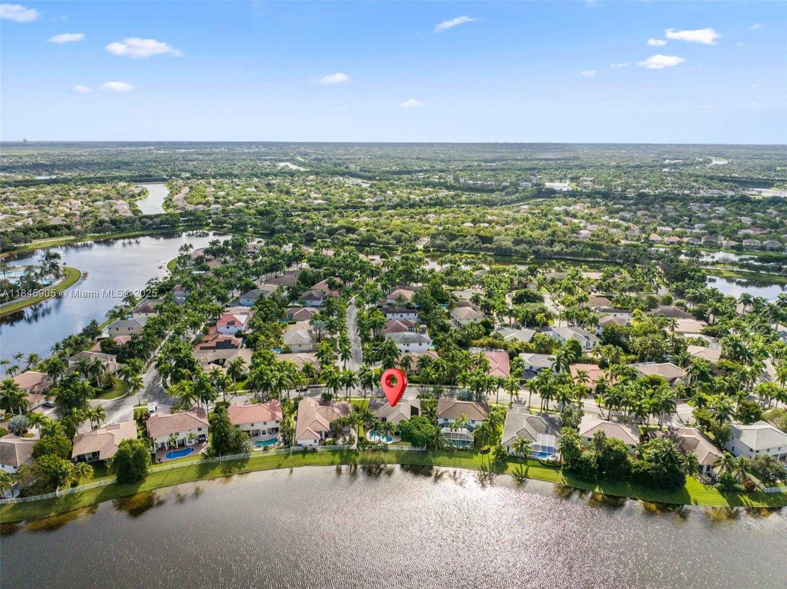 Small Image of 896 MARINA DR, Weston Number 10