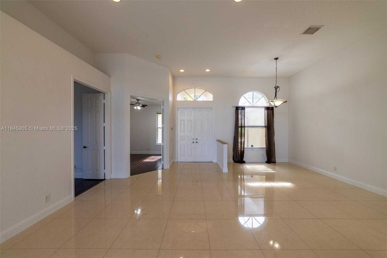 Small Image of 896 MARINA DR, Weston Number 13