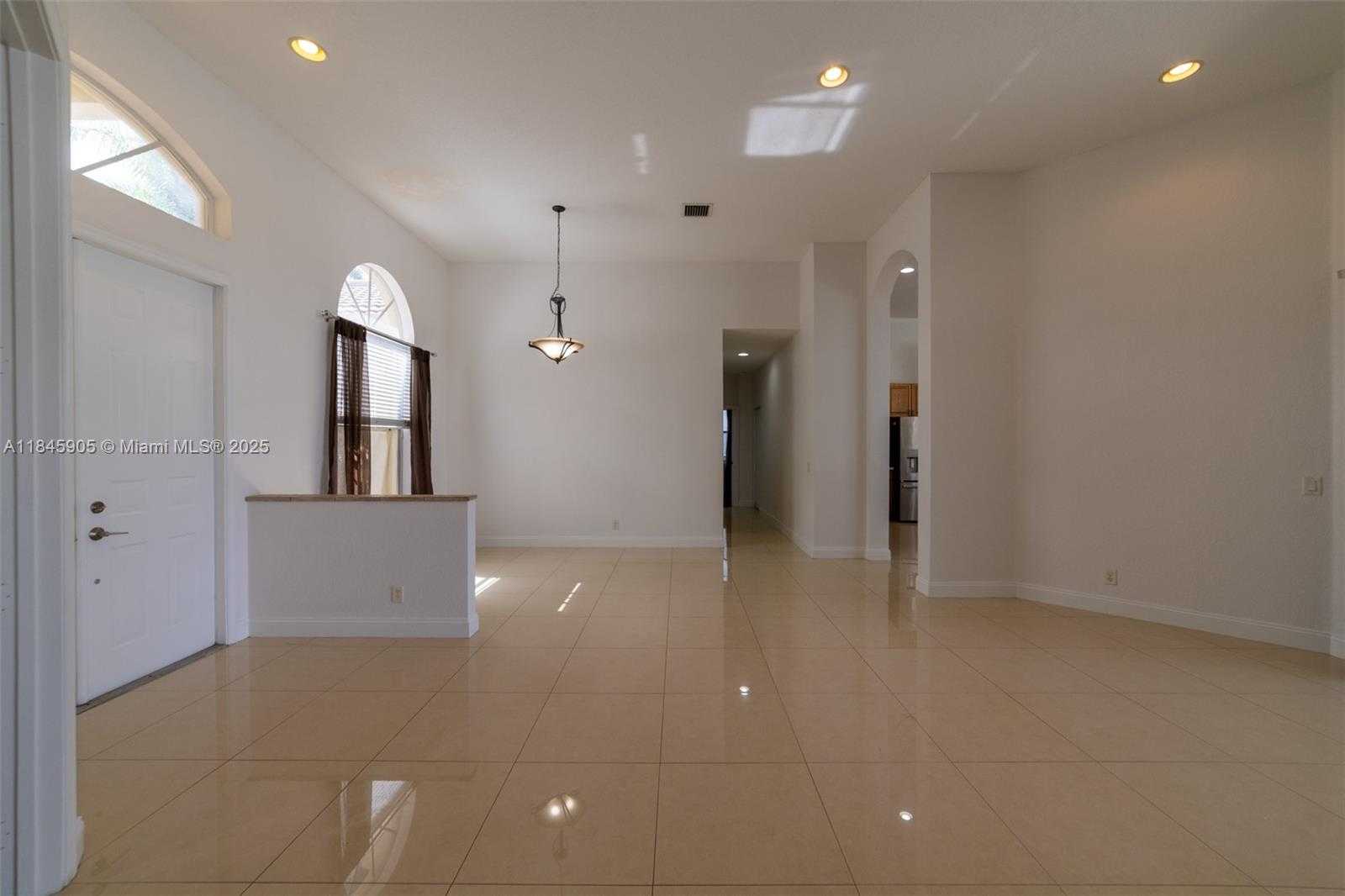 Small Image of 896 MARINA DR, Weston Number 16