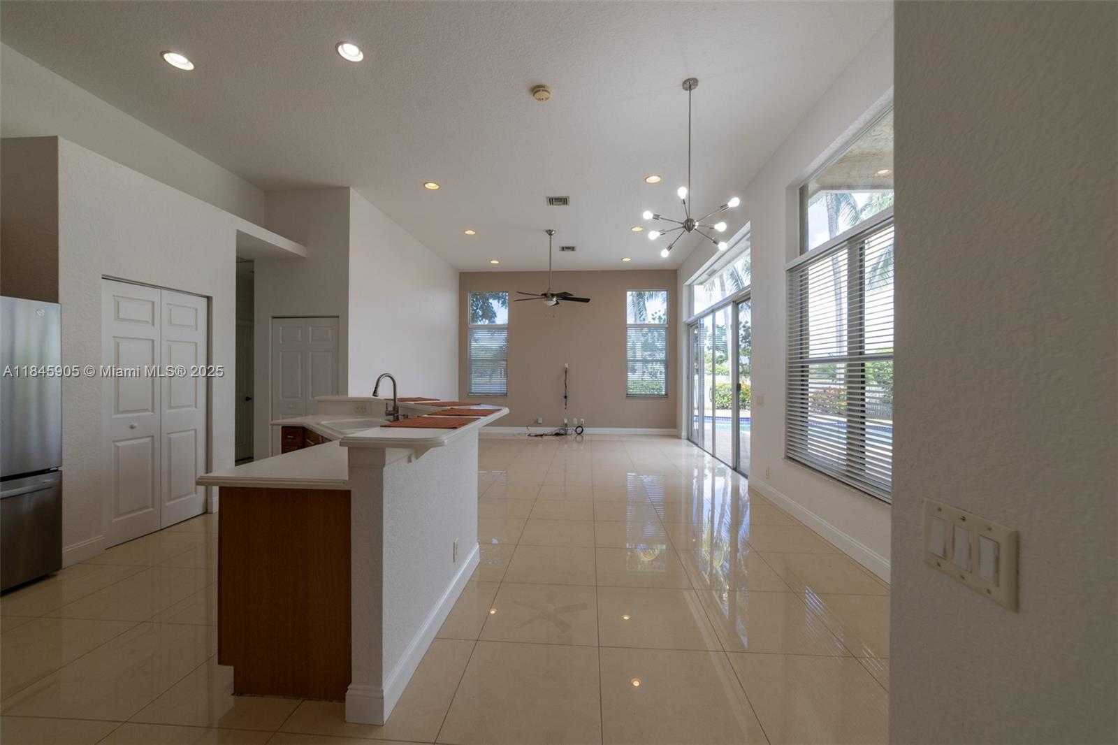 Small Image of 896 MARINA DR, Weston Number 23
