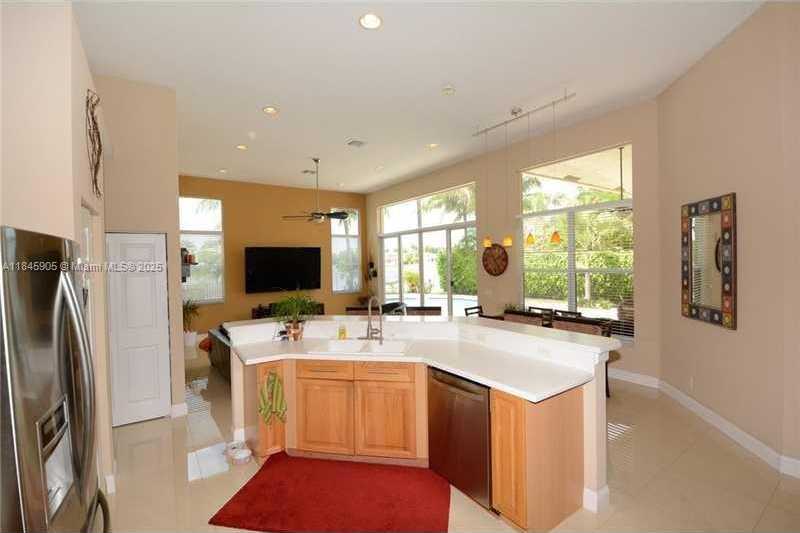Small Image of 896 MARINA DR, Weston Number 25
