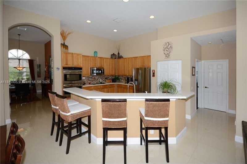 Small Image of 896 MARINA DR, Weston Number 26