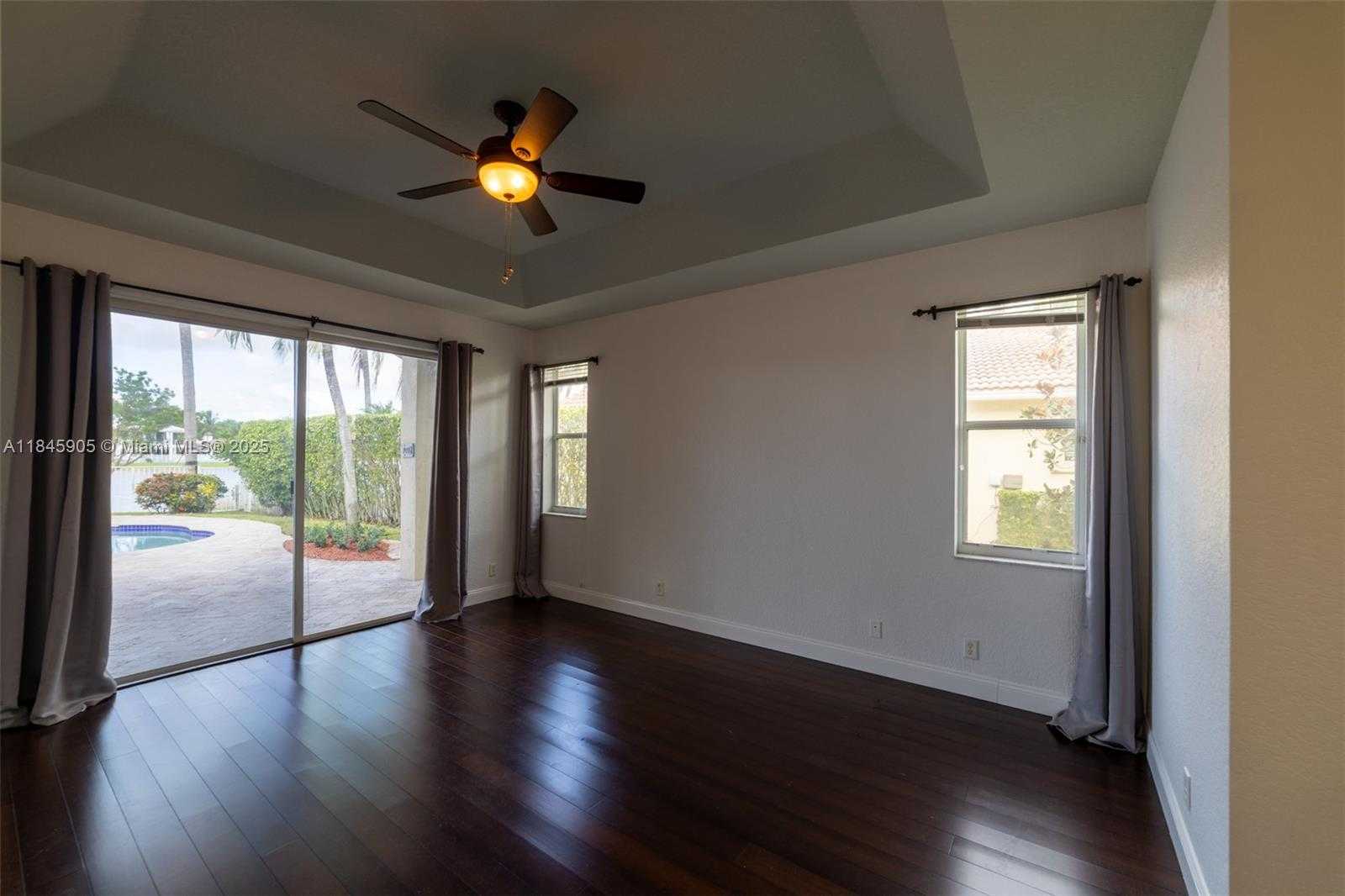 Small Image of 896 MARINA DR, Weston Number 30