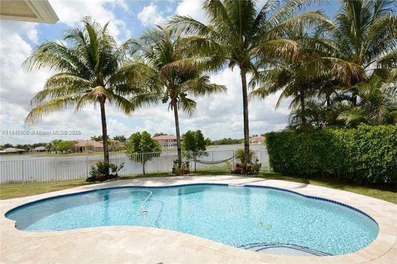 Small Image of 896 MARINA DR, Weston Number 44